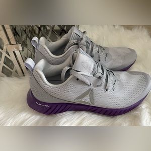 Reebok Athletic Shoes Size 5 Big kid